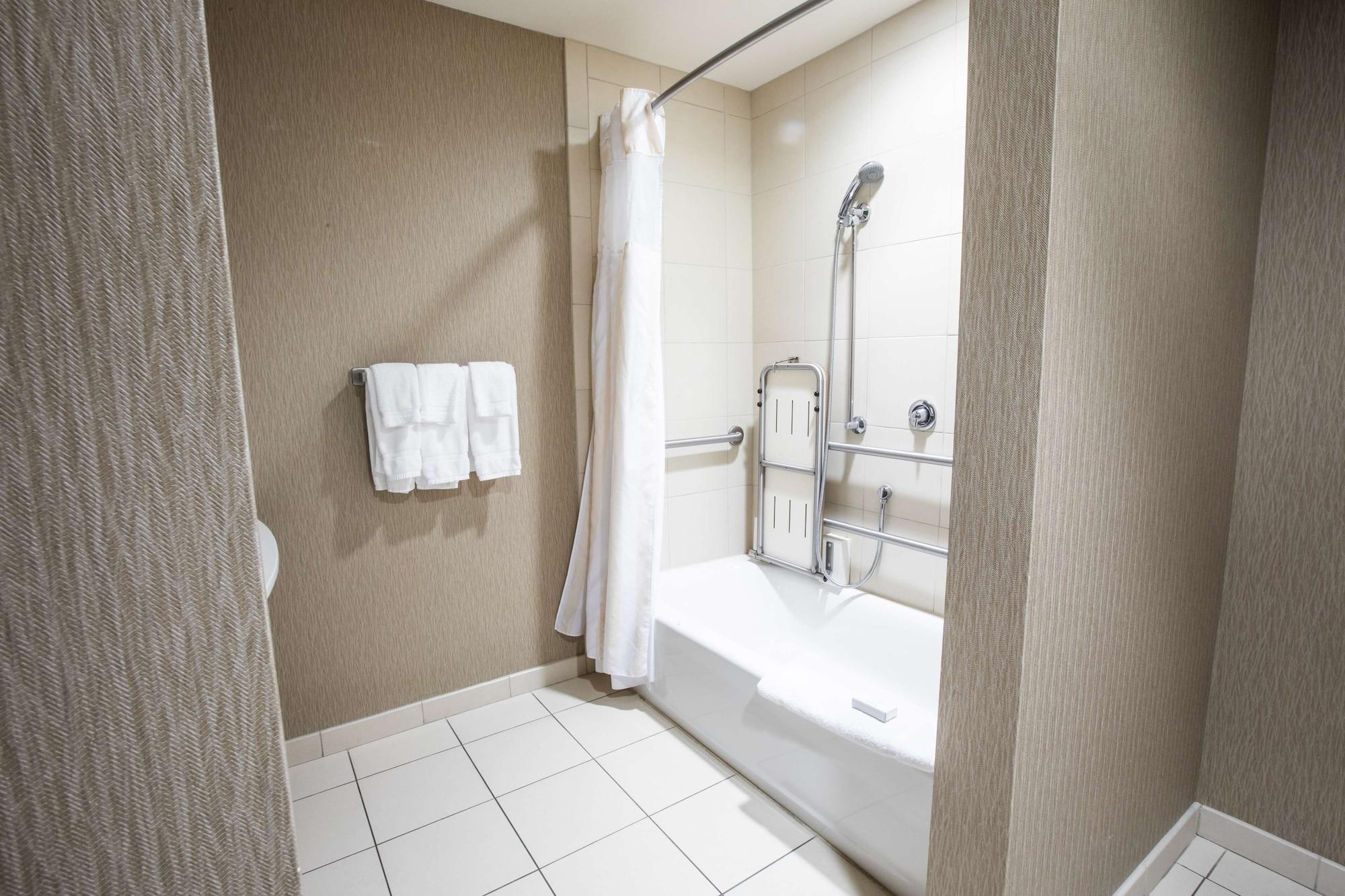 Hilton Garden Inn Clifton Park Kültér fotó